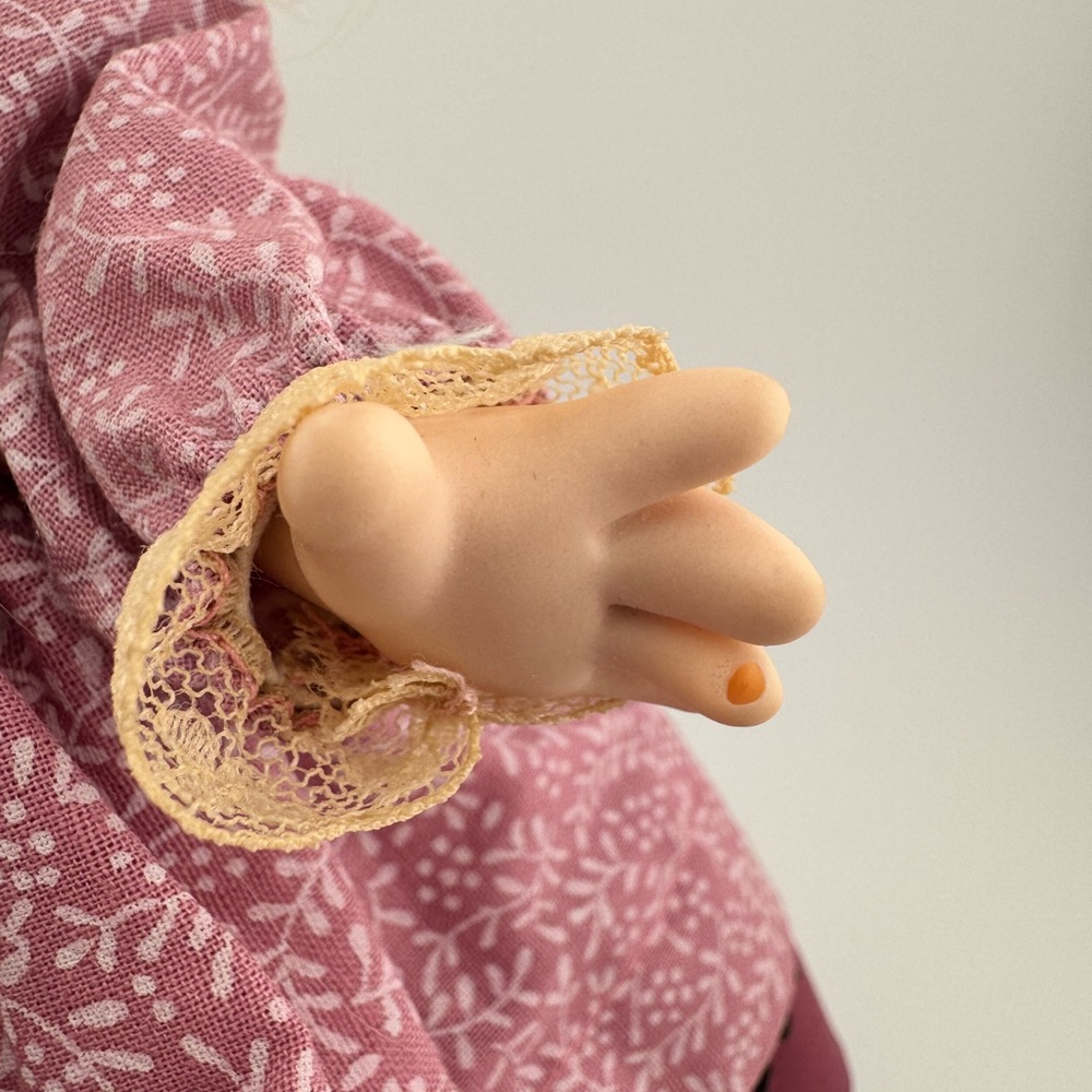 Vintage Precious Moments Children Of The World American Carla Doll 9" - Picture 9 of 9